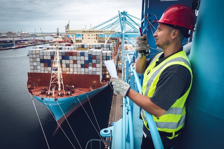 170612 APM Terminals Rotterdam welcomes MADRID MAERSK on maiden voyage