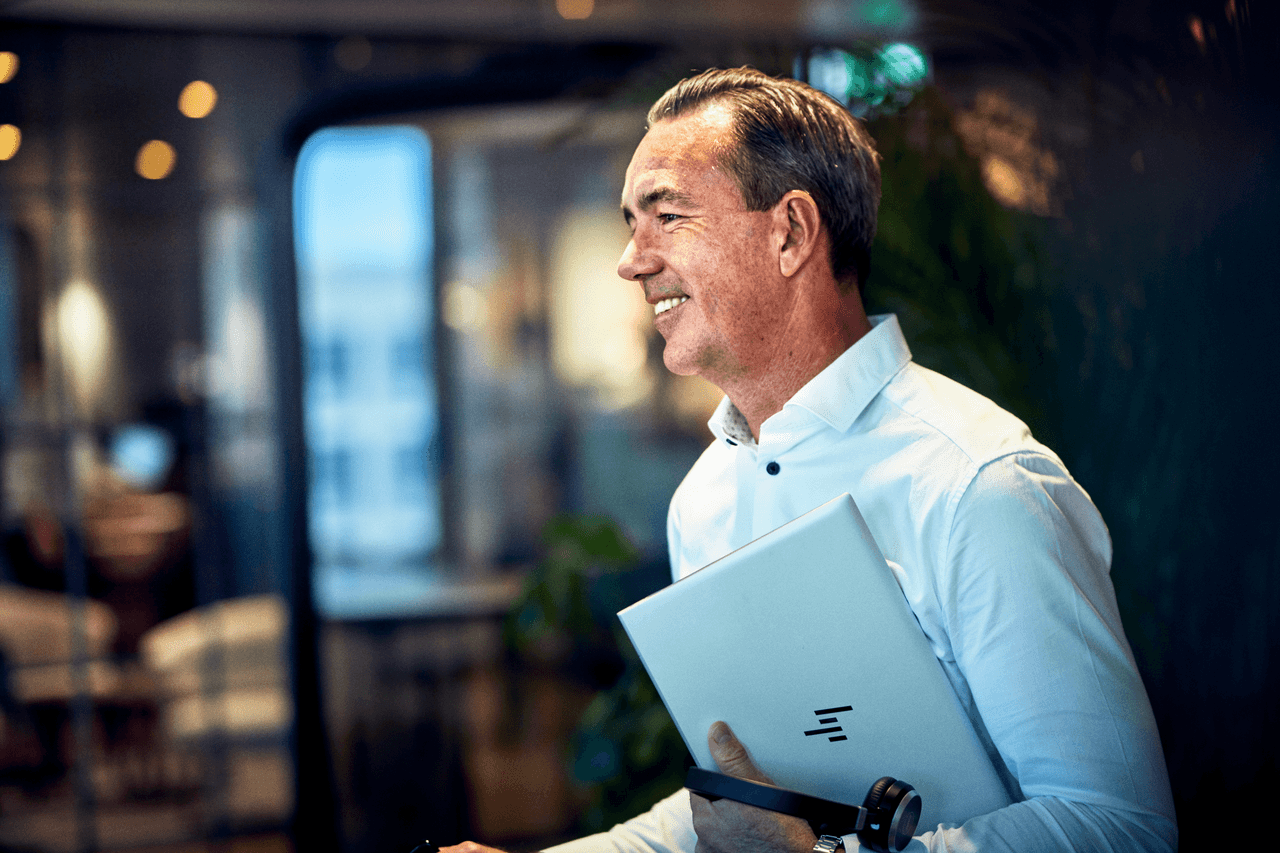 man-with-laptop